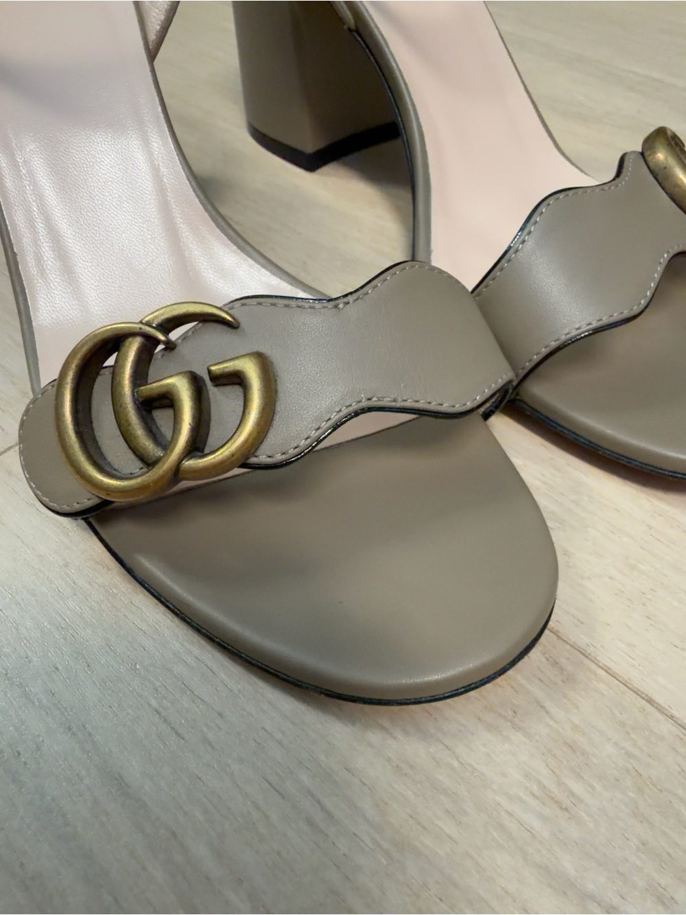 Gucci Marmont GG Leather Block Heel Ankle Strap Sandals Taupe EU 38.5 - Picture 3 of 9